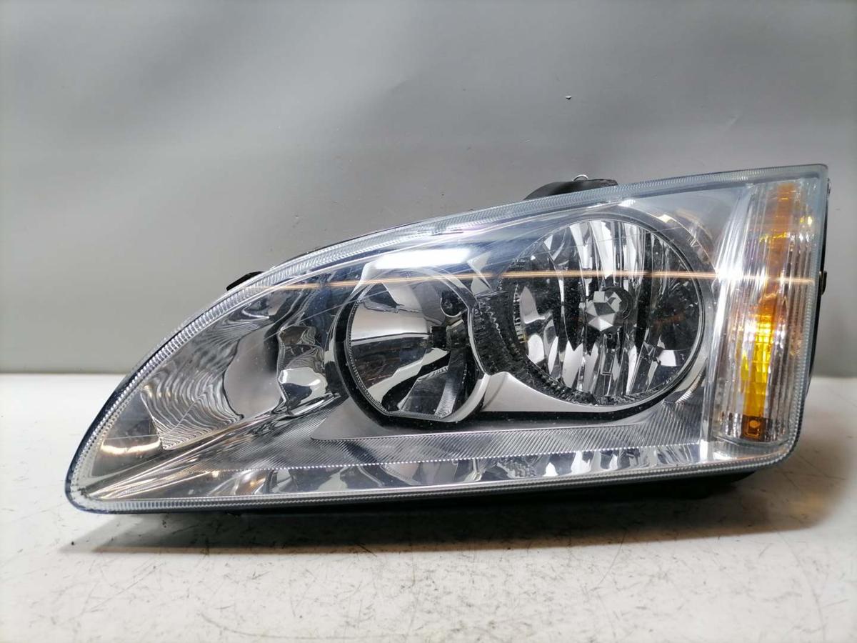 Ford Focus 2 original Scheinwerfer vorn links Halogen Bj.2006